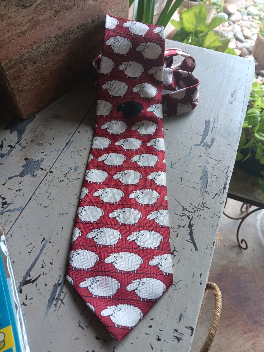Vintage Y2K  Bah Bah Black Sheep Animal Farm Novelty Funny Red NeckTie